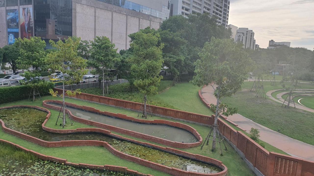 Interchange Tower Serviced Apartment - Sha Extra Plus Bangkok Bagian luar foto