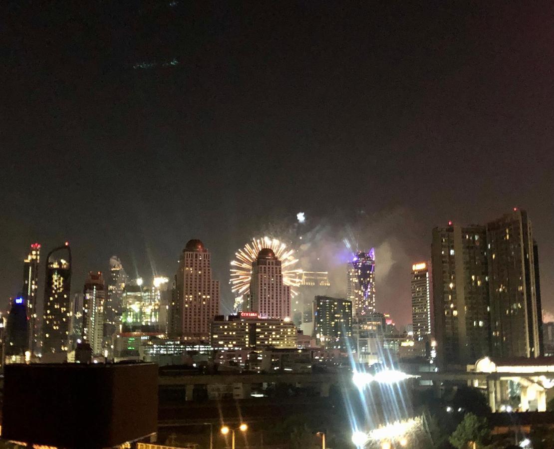 Interchange Tower Serviced Apartment - Sha Extra Plus Bangkok Bagian luar foto