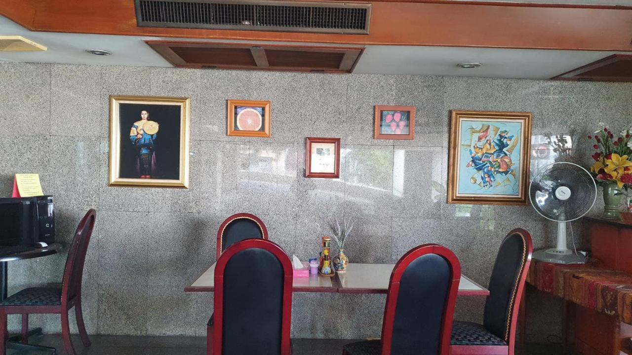 Interchange Tower Serviced Apartment - Sha Extra Plus Bangkok Bagian luar foto