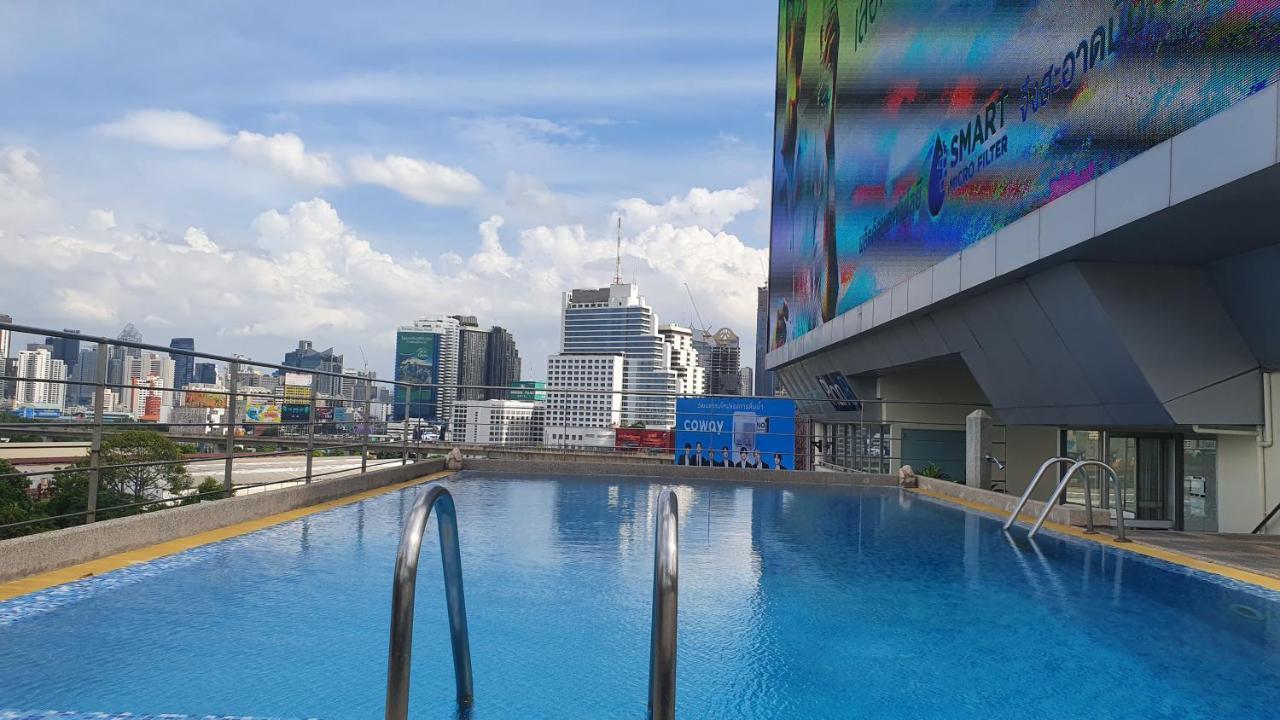 Interchange Tower Serviced Apartment - Sha Extra Plus Bangkok Bagian luar foto