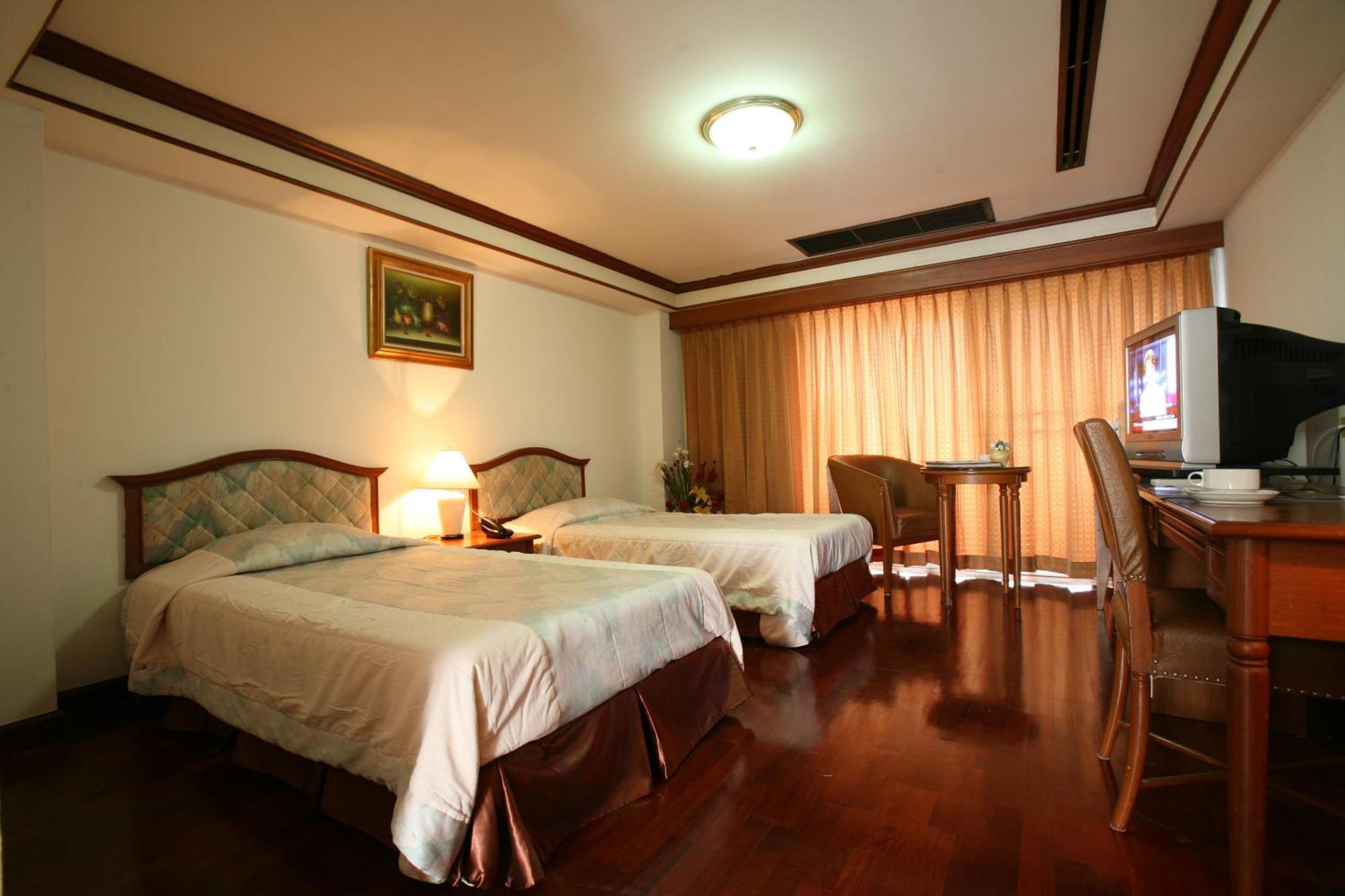 Interchange Tower Serviced Apartment - Sha Extra Plus Bangkok Bagian luar foto