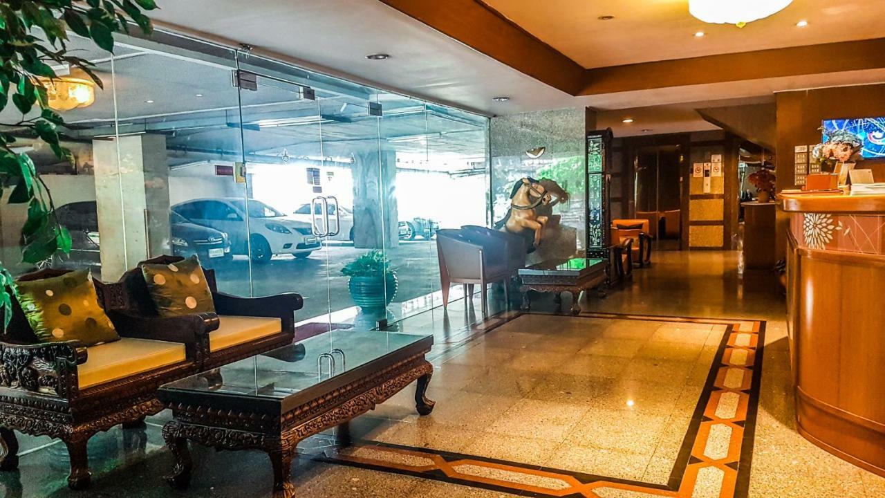 Interchange Tower Serviced Apartment - Sha Extra Plus Bangkok Bagian luar foto